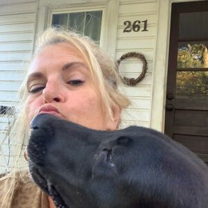 Meet your Posher, Debbie